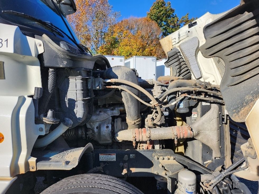 Day Cab Tractor-Heavy Duty Tractors-Freightliner-2019-Cascadia 12542ST-Greensboro-NC-243,891\n\t\tmiles-$ 51,500 - Image 15