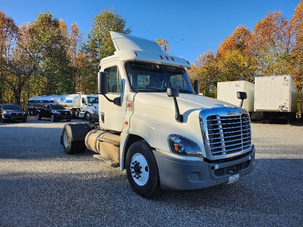 Day Cab Tractor-Heavy Duty Tractors-Freightliner-2019-Cascadia 12542ST-Greensboro-NC-243,891\n\t\tmiles-$ 51,500 - Image 3