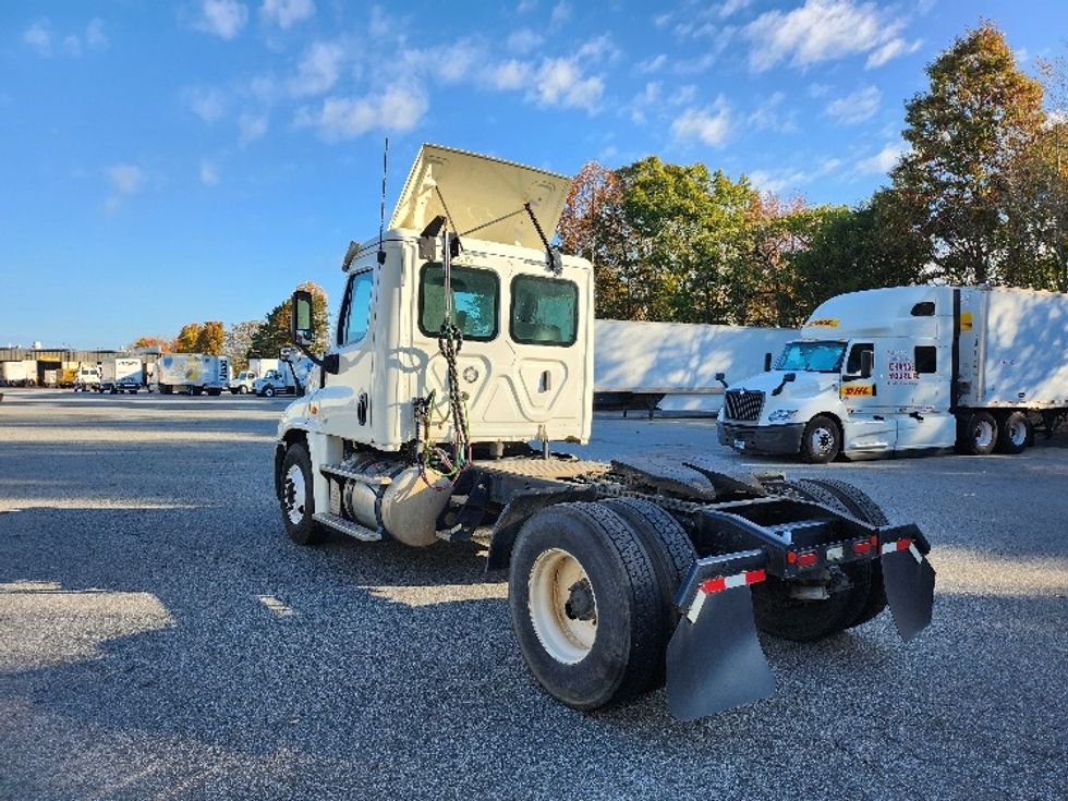 Day Cab Tractor-Heavy Duty Tractors-Freightliner-2019-Cascadia 12542ST-Greensboro-NC-243,891\n\t\tmiles-$ 51,500 - Image 5