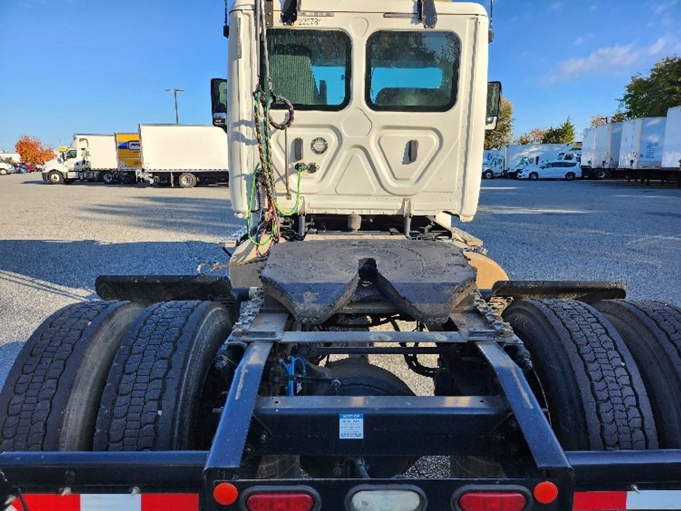 Day Cab Tractor-Heavy Duty Tractors-Freightliner-2019-Cascadia 12542ST-Greensboro-NC-243,891\n\t\tmiles-$ 51,500 - Image 6