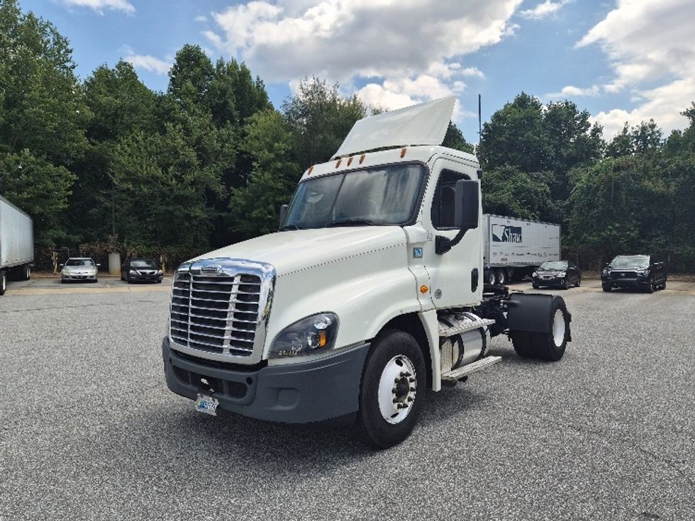 Day Cab Tractor-Heavy Duty Tractors-Freightliner-2019-Cascadia 12542ST-Greensboro-NC-398,327\n\t\tmiles-$ 35,000 - Image 3