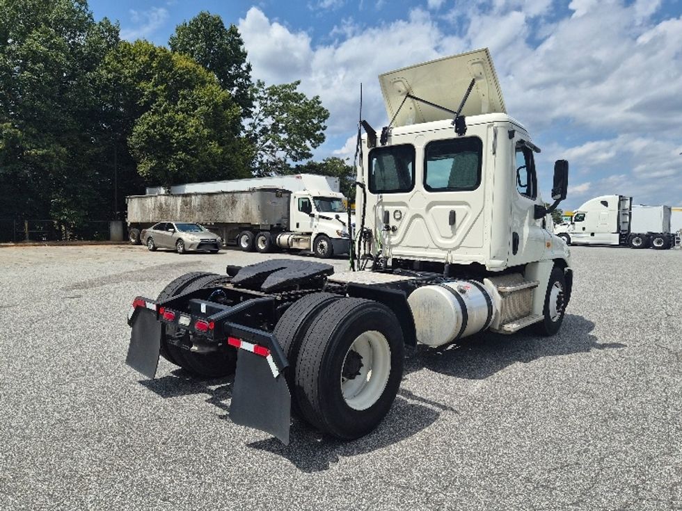 Day Cab Tractor-Heavy Duty Tractors-Freightliner-2019-Cascadia 12542ST-Greensboro-NC-398,327\n\t\tmiles-$ 35,000 - Image 7