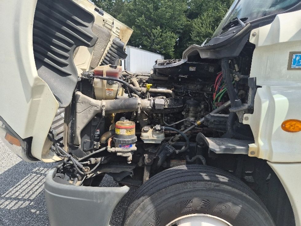 Day Cab Tractor-Heavy Duty Tractors-Freightliner-2019-Cascadia 12542ST-Greensboro-NC-411,372\n\t\tmiles-$ 34,250 - Image 16