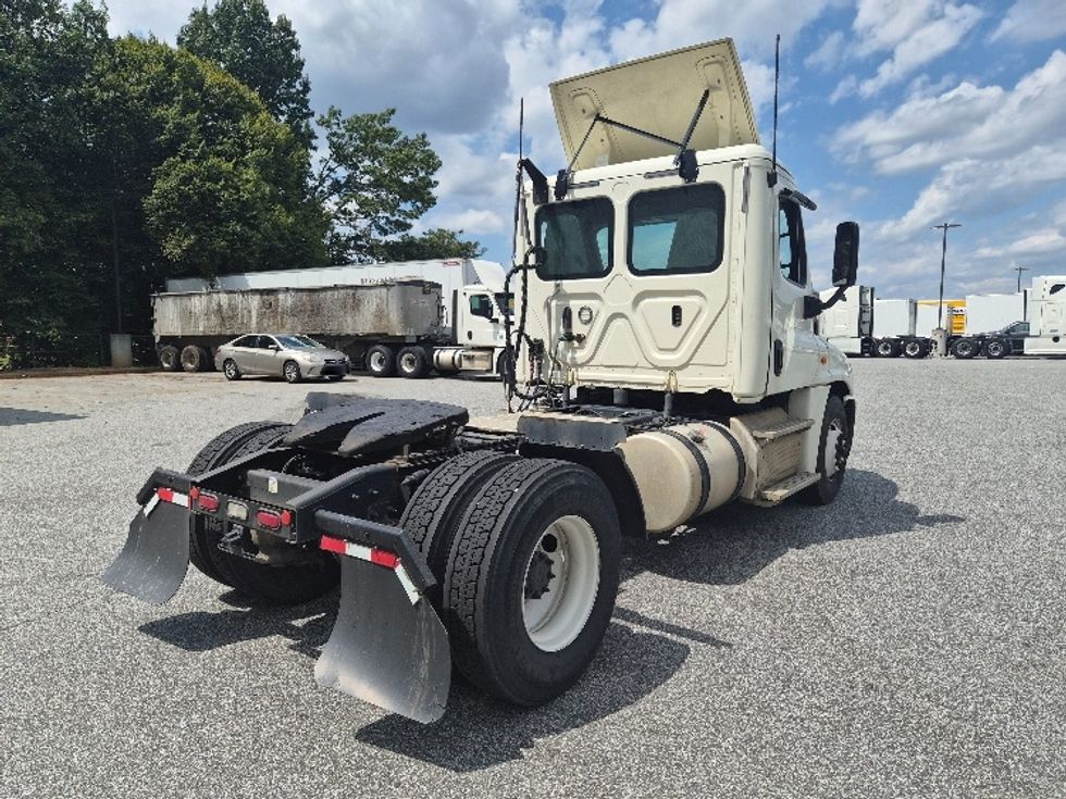 Day Cab Tractor-Heavy Duty Tractors-Freightliner-2019-Cascadia 12542ST-Greensboro-NC-411,372\n\t\tmiles-$ 34,250 - Image 7
