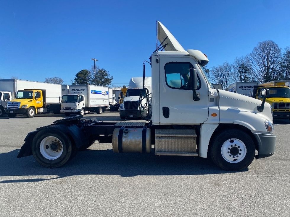 Day Cab Tractor-Heavy Duty Tractors-Freightliner-2019-Cascadia 12542ST-Greensboro-NC-482,124\n\t\tmiles-$ 35,250 - Image 8