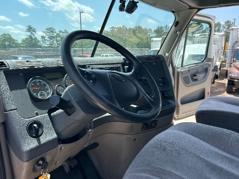 Day Cab Tractor-Heavy Duty Tractors-Freightliner-2019-Cascadia 12542ST-Hammond-LA-590,046\n\t\tmiles-$ 24,500 - Image 10