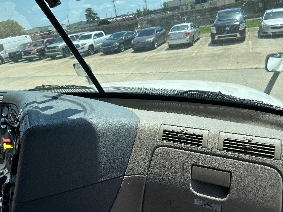 Day Cab Tractor-Heavy Duty Tractors-Freightliner-2019-Cascadia 12542ST-Hammond-LA-590,046\n\t\tmiles-$ 24,500 - Image 13