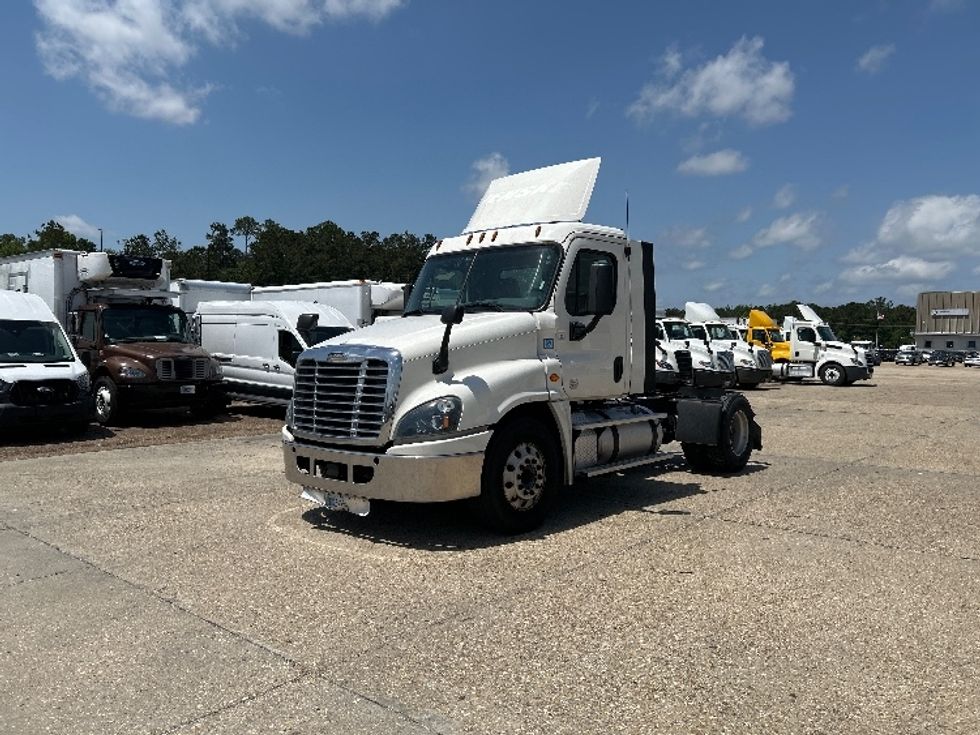Day Cab Tractor-Heavy Duty Tractors-Freightliner-2019-Cascadia 12542ST-Hammond-LA-590,046\n\t\tmiles-$ 24,500 - Image 3