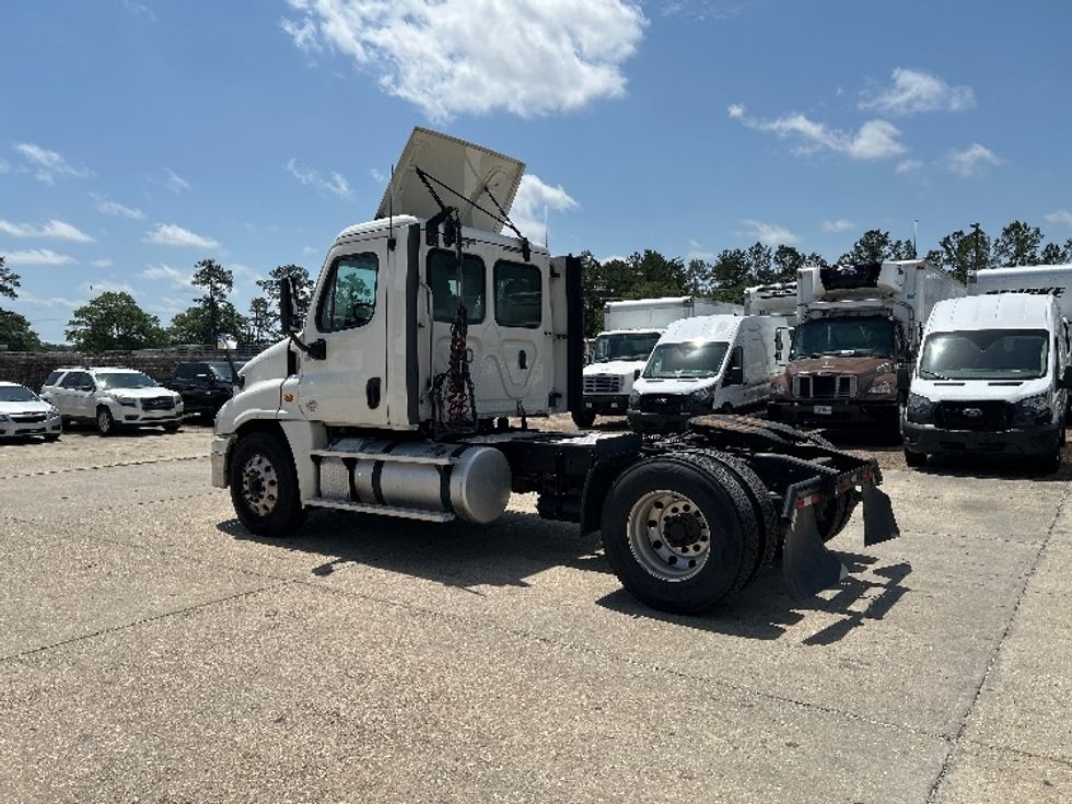 Day Cab Tractor-Heavy Duty Tractors-Freightliner-2019-Cascadia 12542ST-Hammond-LA-590,046\n\t\tmiles-$ 24,500 - Image 5
