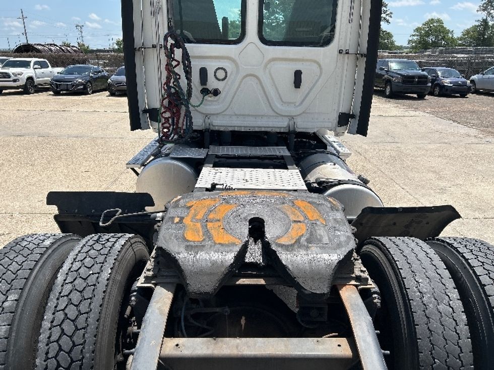 Day Cab Tractor-Heavy Duty Tractors-Freightliner-2019-Cascadia 12542ST-Hammond-LA-590,046\n\t\tmiles-$ 24,500 - Image 6
