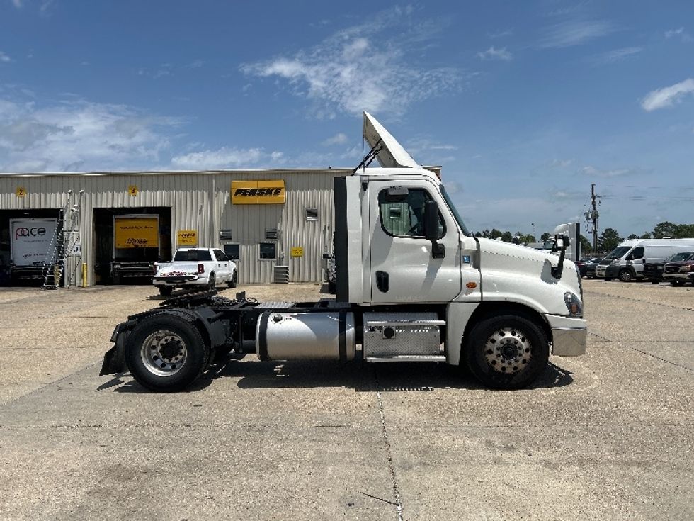 Day Cab Tractor-Heavy Duty Tractors-Freightliner-2019-Cascadia 12542ST-Hammond-LA-590,046\n\t\tmiles-$ 24,500 - Image 8