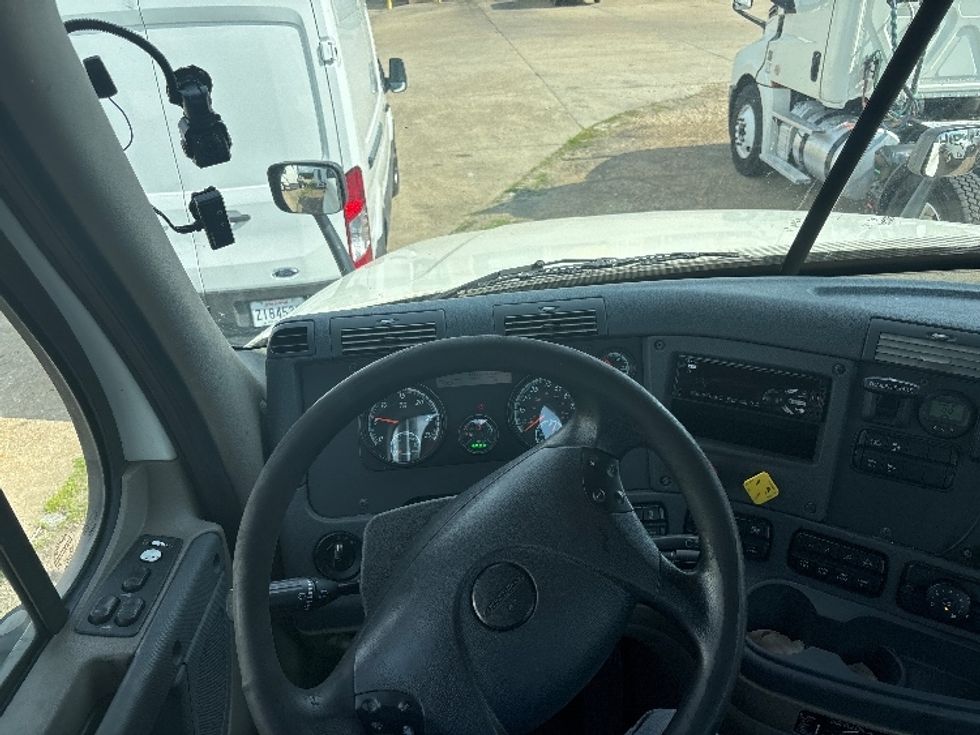 Day Cab Tractor-Heavy Duty Tractors-Freightliner-2019-Cascadia 12542ST-Hammond-LA-620,537\n\t\tmiles-$ 22,500 - Image 10