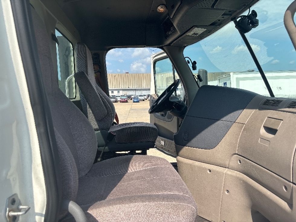 Day Cab Tractor-Heavy Duty Tractors-Freightliner-2019-Cascadia 12542ST-Hammond-LA-620,537\n\t\tmiles-$ 22,500 - Image 11