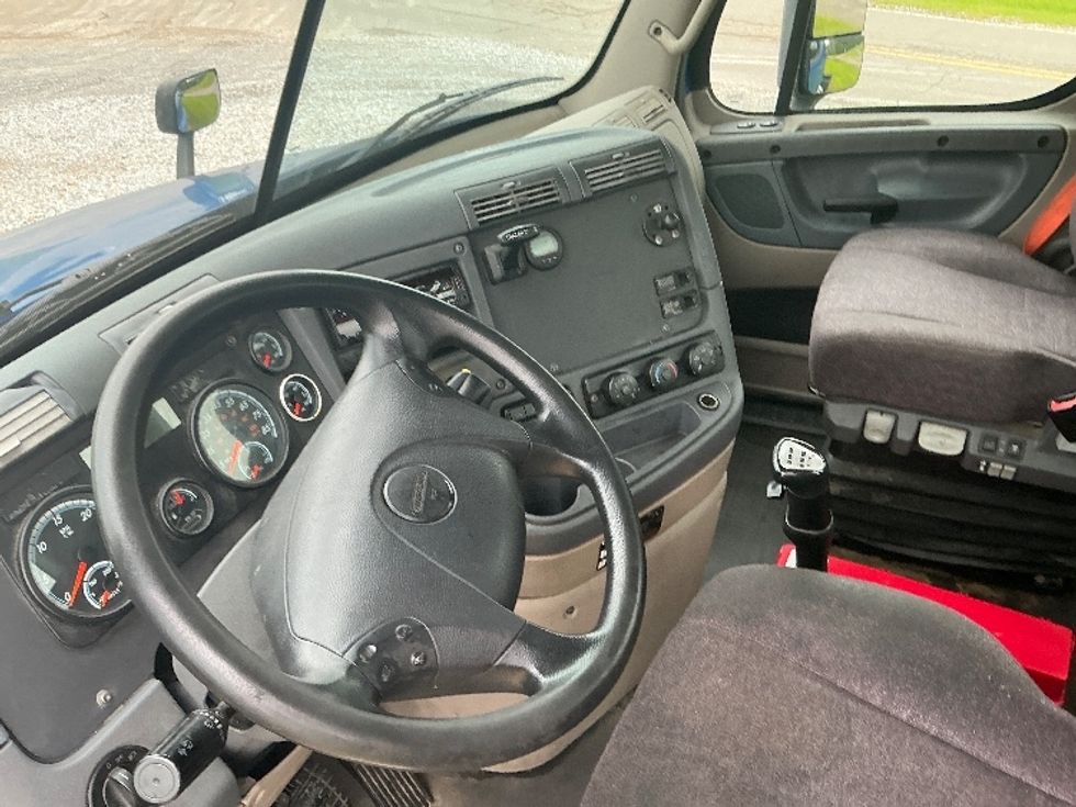 Day Cab Tractor-Heavy Duty Tractors-Freightliner-2019-Cascadia 12542ST-Hattiesburg-MS-179,399\n\t\tmiles-$ 29,000 - Image 10