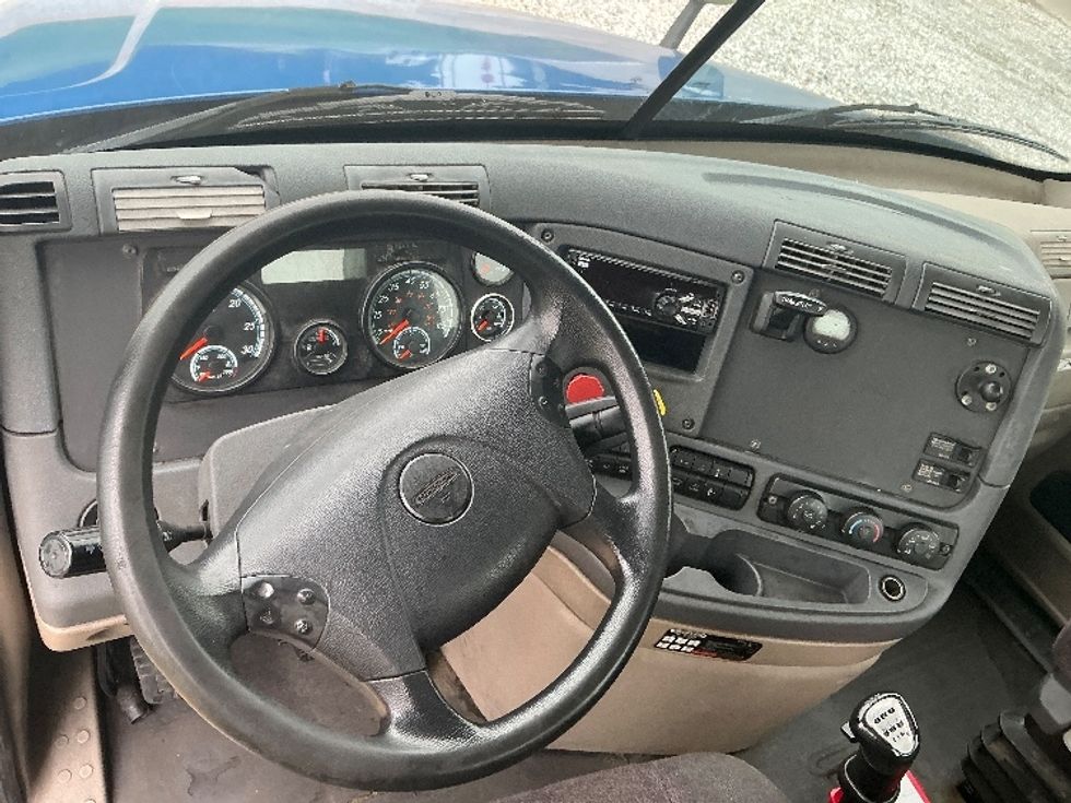 Day Cab Tractor-Heavy Duty Tractors-Freightliner-2019-Cascadia 12542ST-Hattiesburg-MS-179,399\n\t\tmiles-$ 29,000 - Image 11