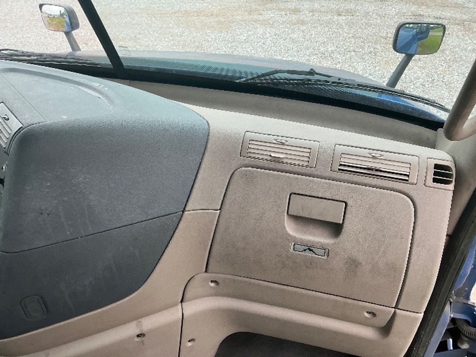 Day Cab Tractor-Heavy Duty Tractors-Freightliner-2019-Cascadia 12542ST-Hattiesburg-MS-179,399\n\t\tmiles-$ 29,000 - Image 13