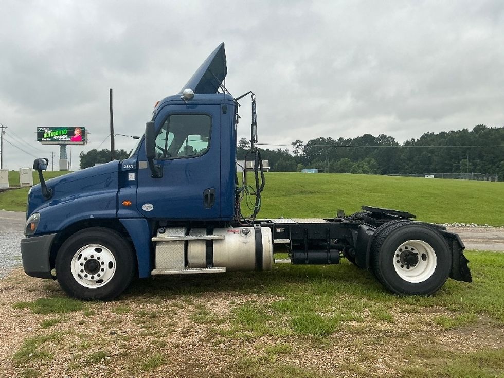 Day Cab Tractor-Heavy Duty Tractors-Freightliner-2019-Cascadia 12542ST-Hattiesburg-MS-179,399\n\t\tmiles-$ 29,000 - Image 4