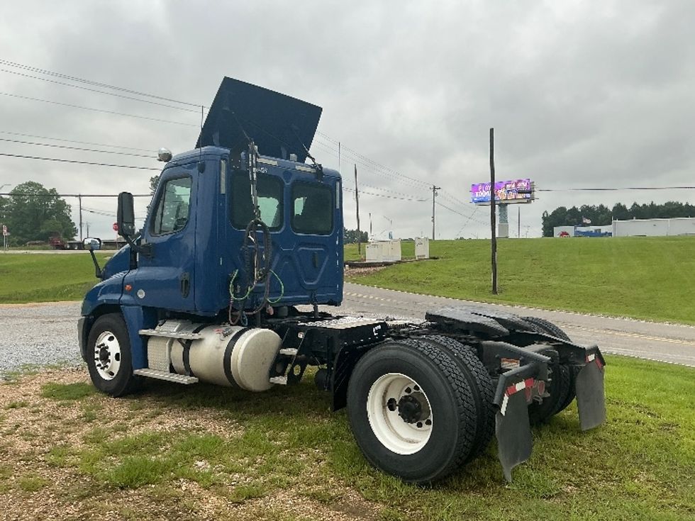 Day Cab Tractor-Heavy Duty Tractors-Freightliner-2019-Cascadia 12542ST-Hattiesburg-MS-179,399\n\t\tmiles-$ 29,000 - Image 5