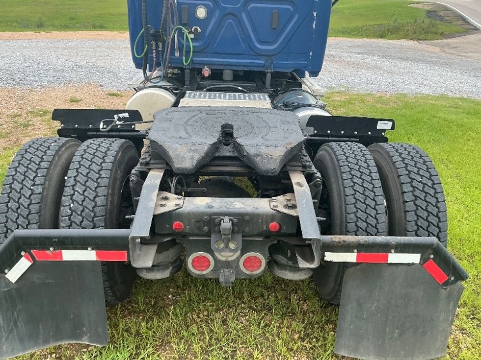 Day Cab Tractor-Heavy Duty Tractors-Freightliner-2019-Cascadia 12542ST-Hattiesburg-MS-179,399\n\t\tmiles-$ 29,000 - Image 6