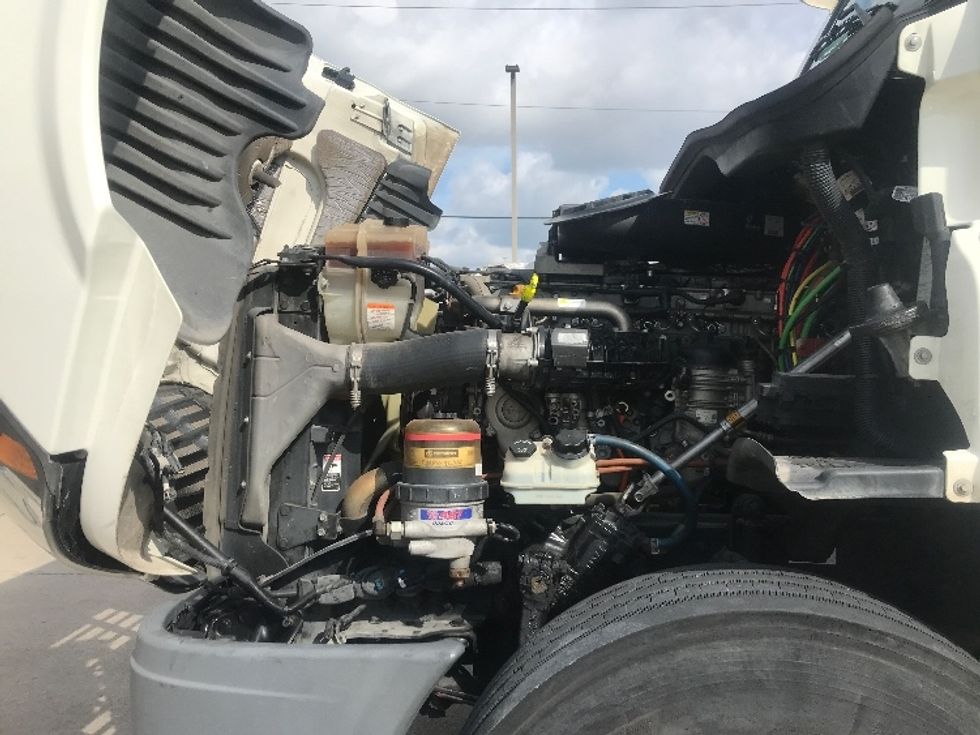 Day Cab Tractor-Heavy Duty Tractors-Freightliner-2019-Cascadia 12542ST-Houston-TX-112,766\n\t\tmiles-$ 44,250 - Image 16