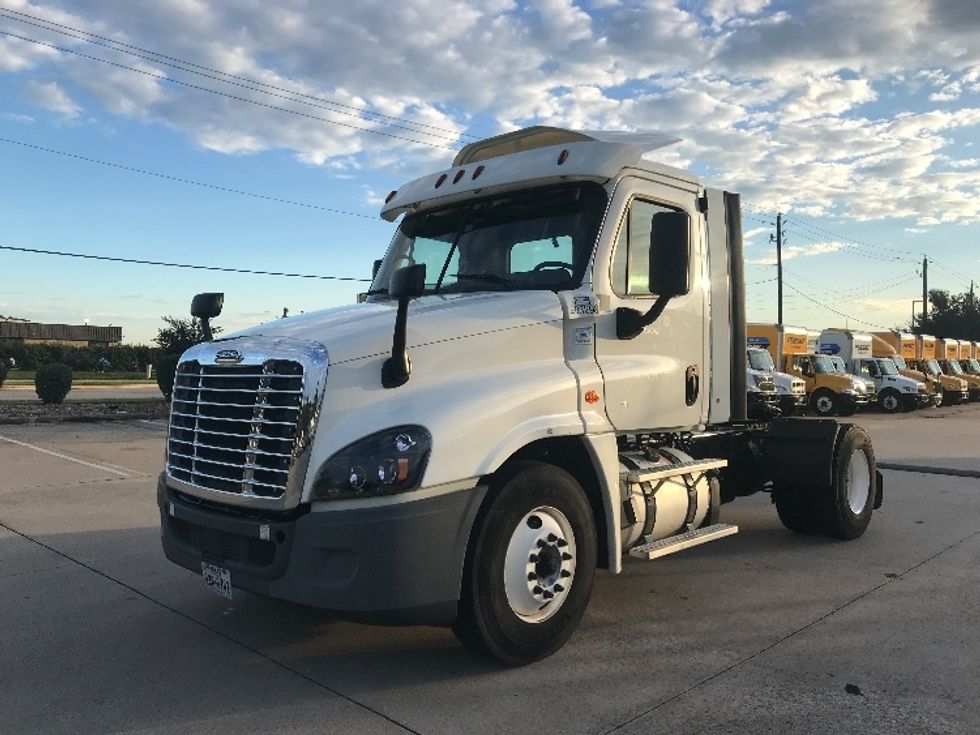 Day Cab Tractor-Heavy Duty Tractors-Freightliner-2019-Cascadia 12542ST-Houston-TX-112,766\n\t\tmiles-$ 44,250 - Image 3