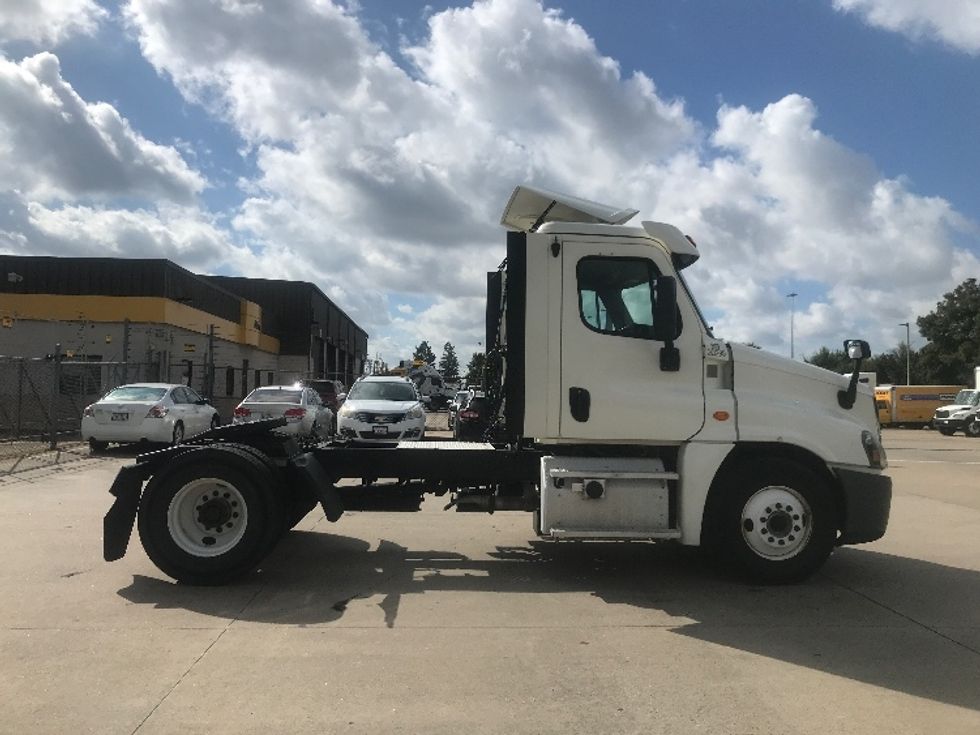 Day Cab Tractor-Heavy Duty Tractors-Freightliner-2019-Cascadia 12542ST-Houston-TX-112,766\n\t\tmiles-$ 44,250 - Image 8
