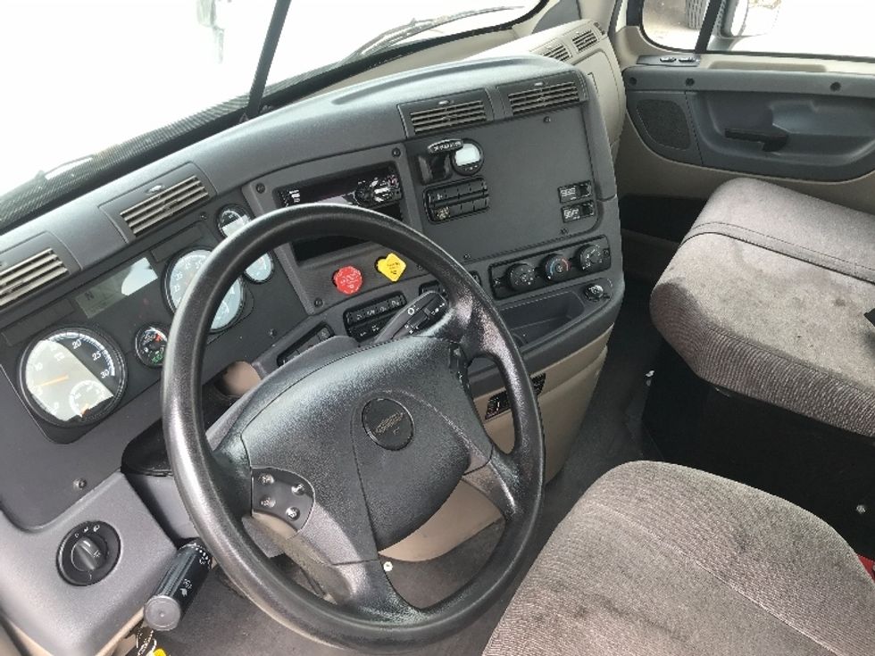 Day Cab Tractor-Heavy Duty Tractors-Freightliner-2019-Cascadia 12542ST-Houston-TX-143,047\n\t\tmiles-$ 44,250 - Image 10