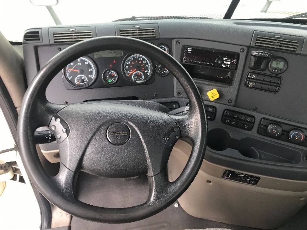 Day Cab Tractor-Heavy Duty Tractors-Freightliner-2019-Cascadia 12542ST-Houston-TX-143,047\n\t\tmiles-$ 44,250 - Image 11