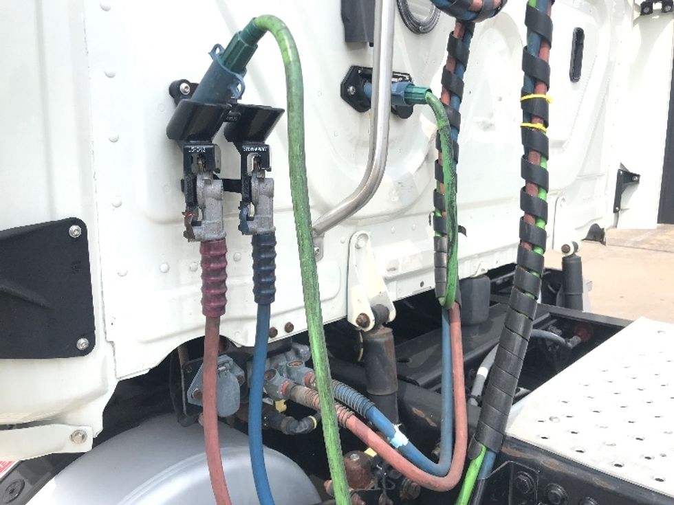 Day Cab Tractor-Heavy Duty Tractors-Freightliner-2019-Cascadia 12542ST-Houston-TX-143,047\n\t\tmiles-$ 44,250 - Image 18