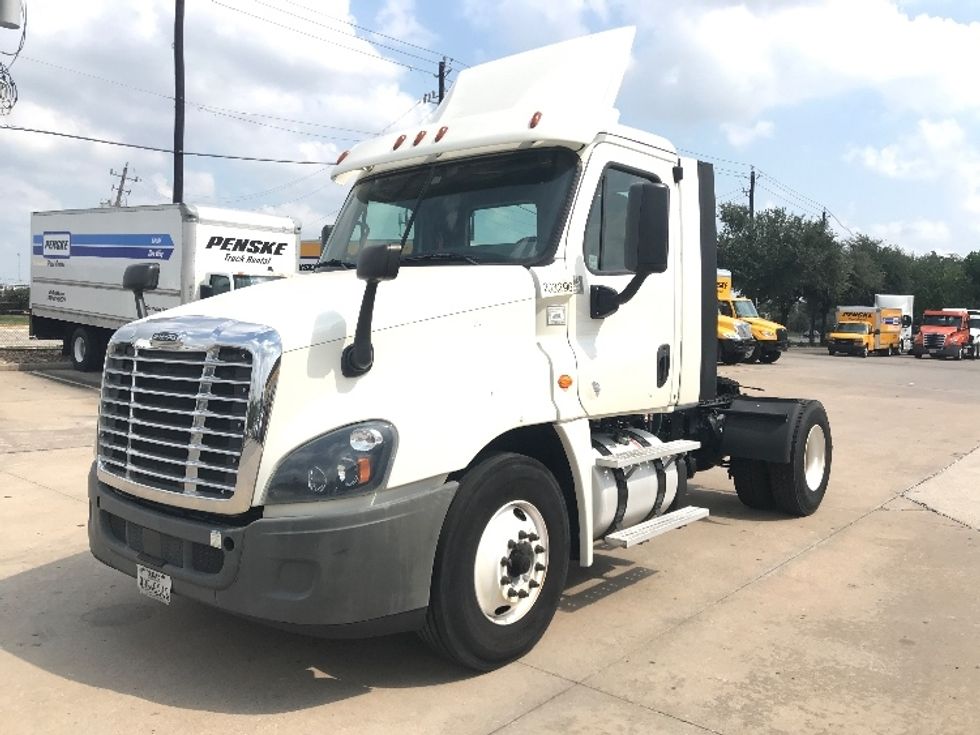 Day Cab Tractor-Heavy Duty Tractors-Freightliner-2019-Cascadia 12542ST-Houston-TX-143,047\n\t\tmiles-$ 44,250 - Image 3