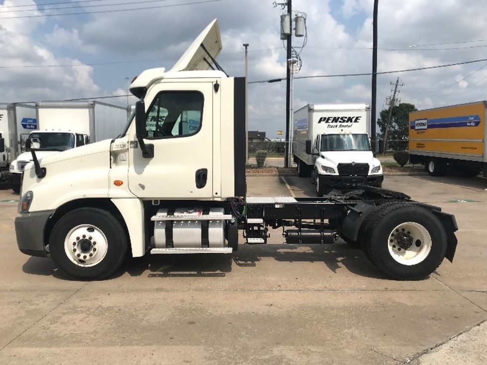 Day Cab Tractor-Heavy Duty Tractors-Freightliner-2019-Cascadia 12542ST-Houston-TX-143,047\n\t\tmiles-$ 44,250 - Image 4