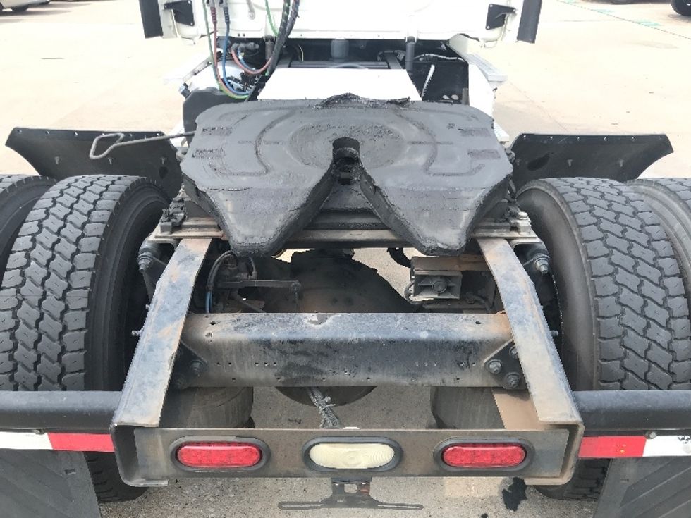 Day Cab Tractor-Heavy Duty Tractors-Freightliner-2019-Cascadia 12542ST-Houston-TX-143,047\n\t\tmiles-$ 44,250 - Image 6