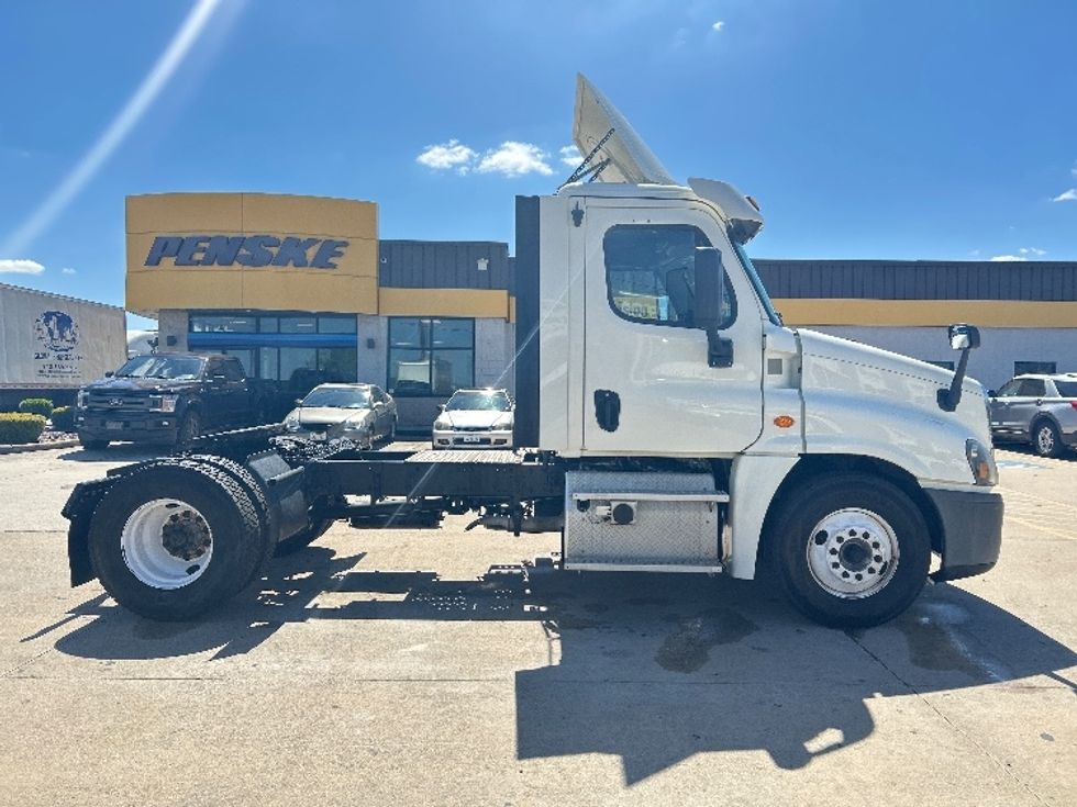 Day Cab Tractor-Heavy Duty Tractors-Freightliner-2019-Cascadia 12542ST-Houston-TX-78,784\n\t\tmiles-$ 36,500 - Image 8