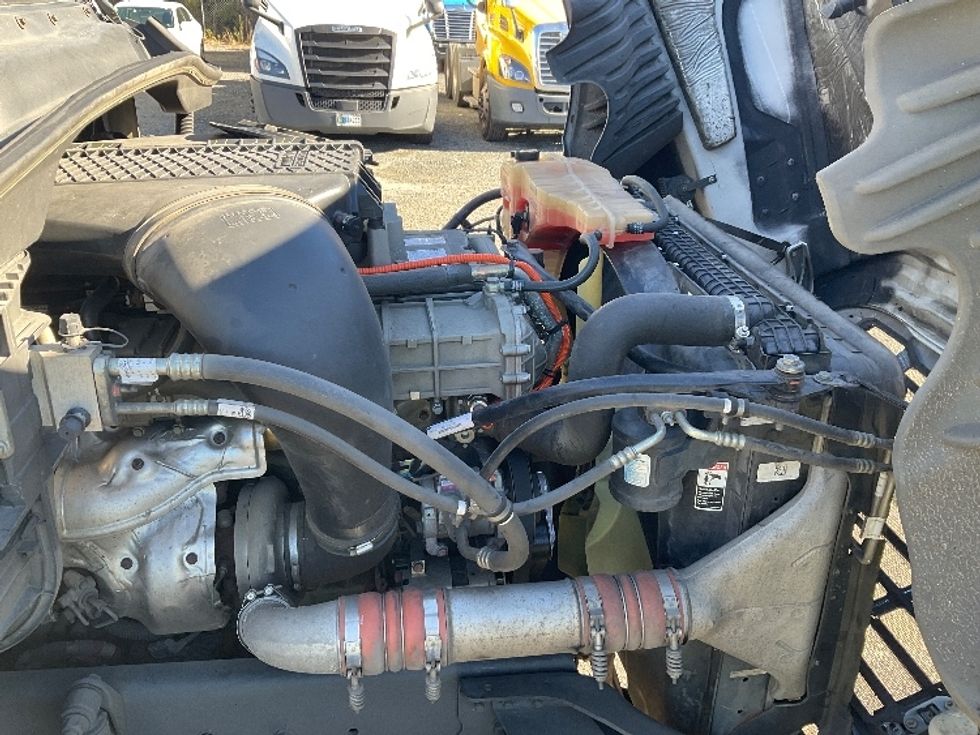 Day Cab Tractor-Heavy Duty Tractors-Freightliner-2019-Cascadia 12542ST-Indian Trail-NC-535,025\n\t\tmiles-$ 34,250 - Image 15