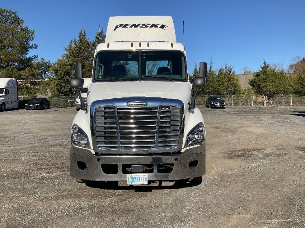 Day Cab Tractor-Heavy Duty Tractors-Freightliner-2019-Cascadia 12542ST-Indian Trail-NC-535,025\n\t\tmiles-$ 34,250 - Image 2