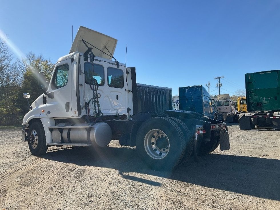 Day Cab Tractor-Heavy Duty Tractors-Freightliner-2019-Cascadia 12542ST-Indian Trail-NC-535,025\n\t\tmiles-$ 34,250 - Image 5