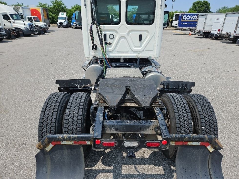 Day Cab Tractor-Heavy Duty Tractors-Freightliner-2019-Cascadia 12542ST-Indianapolis-IN-212,000\n\t\tmiles-$ 33,750 - Image 6