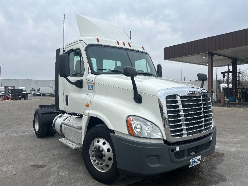 Day Cab Tractor-Heavy Duty Tractors-Freightliner-2019-Cascadia 12542ST-Indianapolis-IN-373,109\n\t\tmiles-$ 28,250 - Image 1