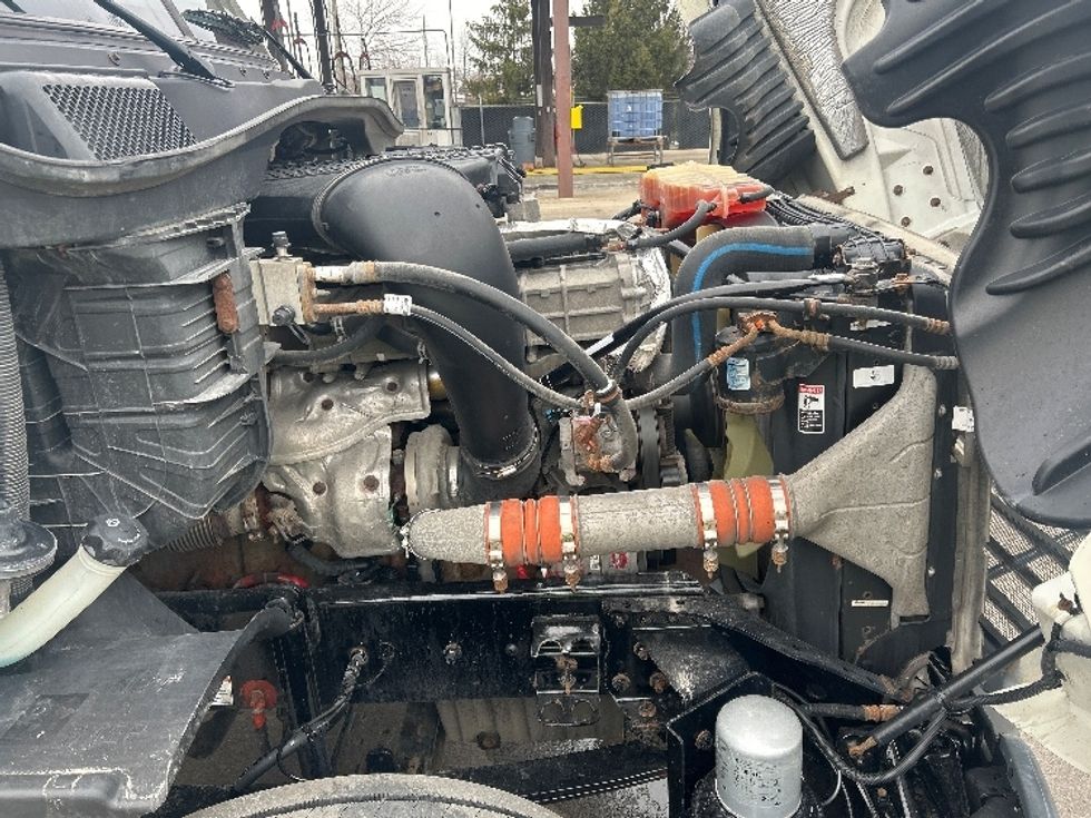 Day Cab Tractor-Heavy Duty Tractors-Freightliner-2019-Cascadia 12542ST-Indianapolis-IN-373,109\n\t\tmiles-$ 28,250 - Image 15