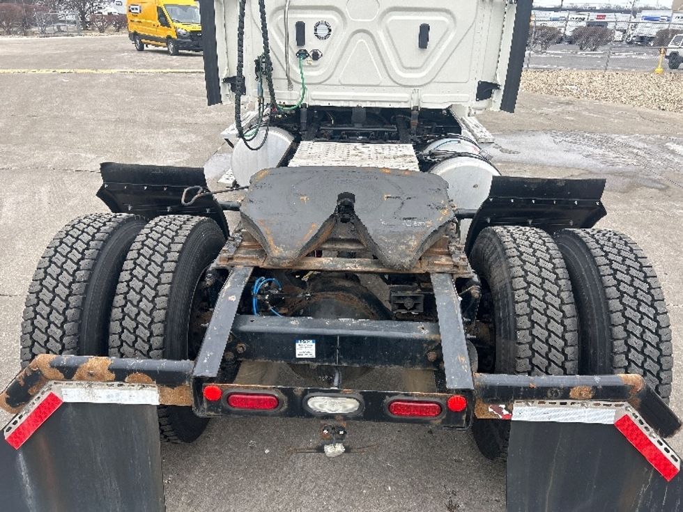 Day Cab Tractor-Heavy Duty Tractors-Freightliner-2019-Cascadia 12542ST-Indianapolis-IN-373,109\n\t\tmiles-$ 28,250 - Image 6