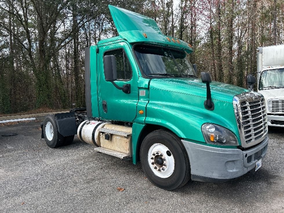Day Cab Tractor-Heavy Duty Tractors-Freightliner-2019-Cascadia 12542ST-Jacksonville-FL-319,700\n\t\tmiles-$ 27,500 - Image 1