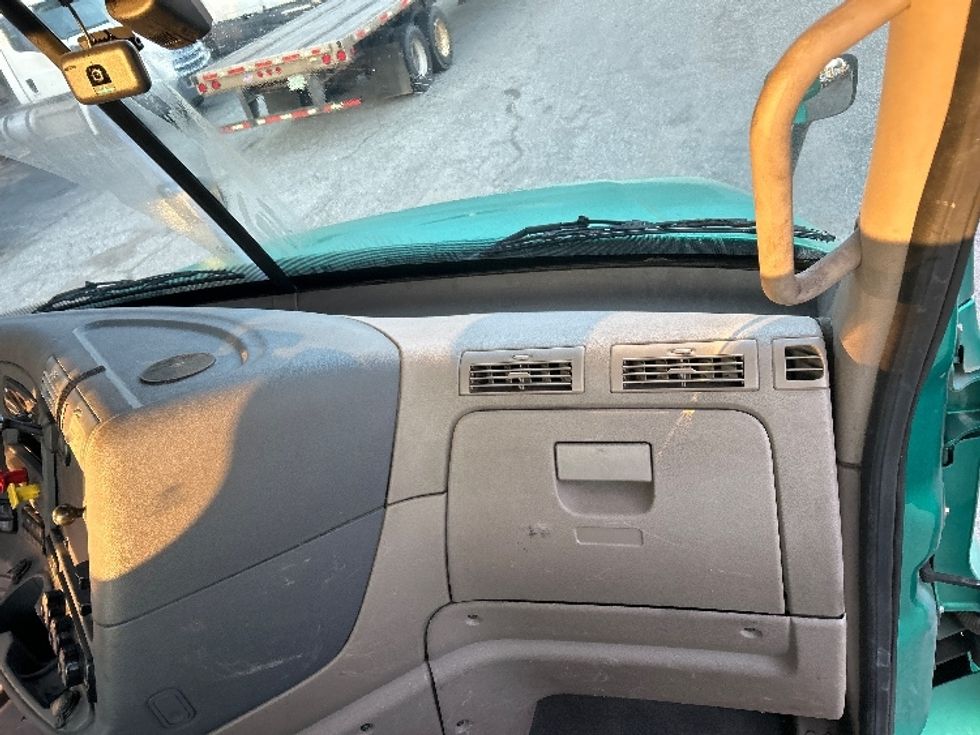 Day Cab Tractor-Heavy Duty Tractors-Freightliner-2019-Cascadia 12542ST-Jacksonville-FL-319,700\n\t\tmiles-$ 27,500 - Image 13