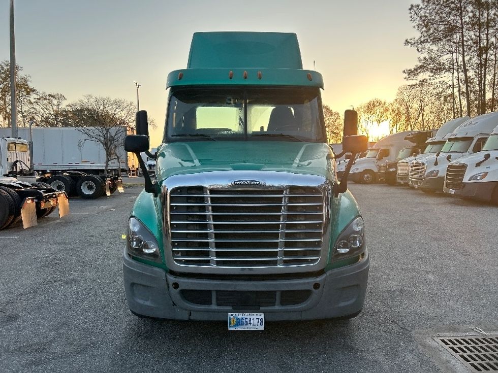 Day Cab Tractor-Heavy Duty Tractors-Freightliner-2019-Cascadia 12542ST-Jacksonville-FL-319,700\n\t\tmiles-$ 27,500 - Image 2