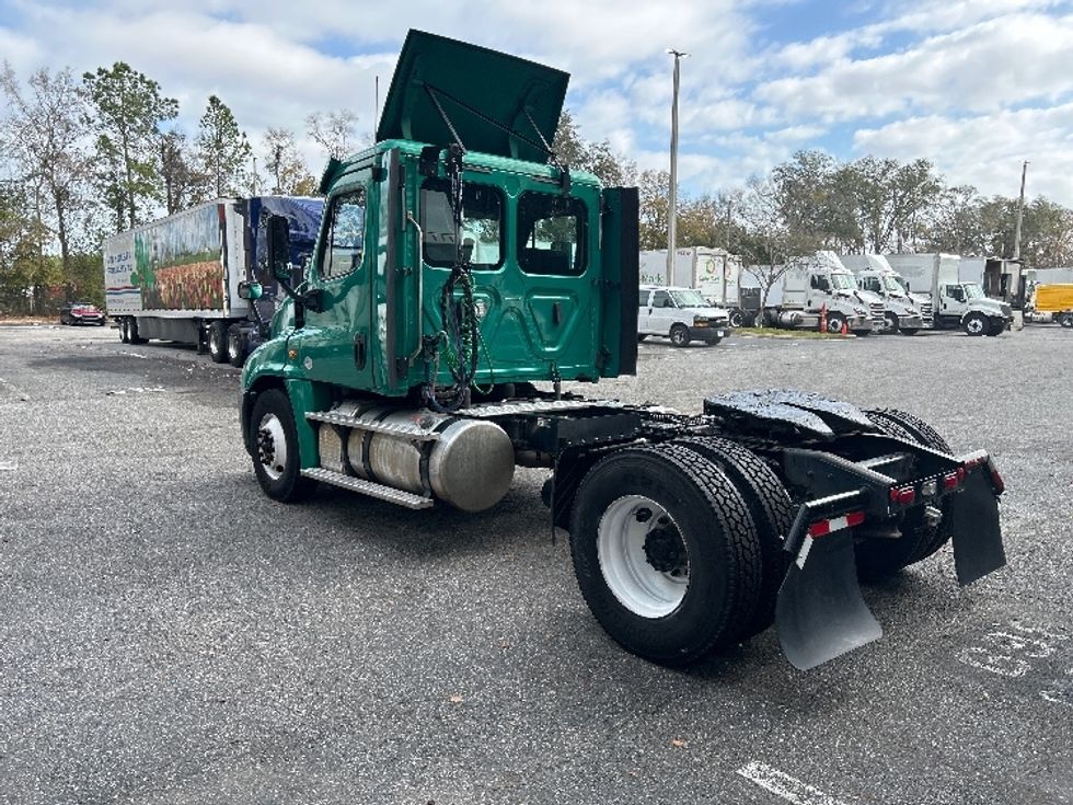 Day Cab Tractor-Heavy Duty Tractors-Freightliner-2019-Cascadia 12542ST-Jacksonville-FL-319,700\n\t\tmiles-$ 27,500 - Image 5