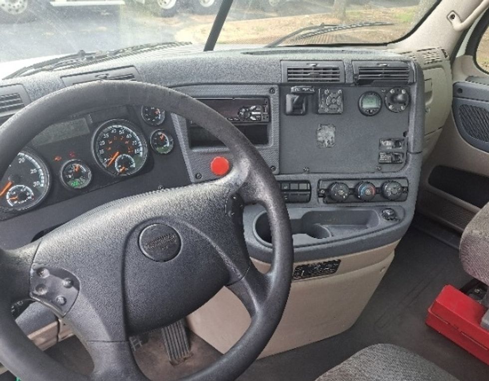 Day Cab Tractor-Heavy Duty Tractors-Freightliner-2019-Cascadia 12542ST-Jonesboro-GA-358,244\n\t\tmiles-$ 37,250 - Image 11