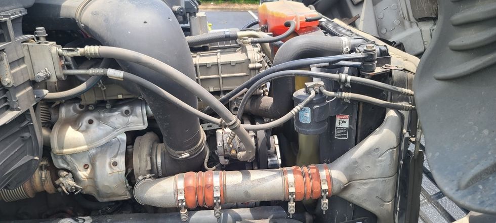 Day Cab Tractor-Heavy Duty Tractors-Freightliner-2019-Cascadia 12542ST-Jonesboro-GA-358,244\n\t\tmiles-$ 37,250 - Image 15