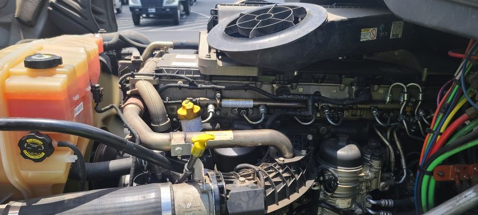 Day Cab Tractor-Heavy Duty Tractors-Freightliner-2019-Cascadia 12542ST-Jonesboro-GA-358,244\n\t\tmiles-$ 37,250 - Image 16