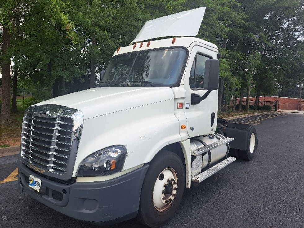 Day Cab Tractor-Heavy Duty Tractors-Freightliner-2019-Cascadia 12542ST-Jonesboro-GA-358,244\n\t\tmiles-$ 37,250 - Image 3