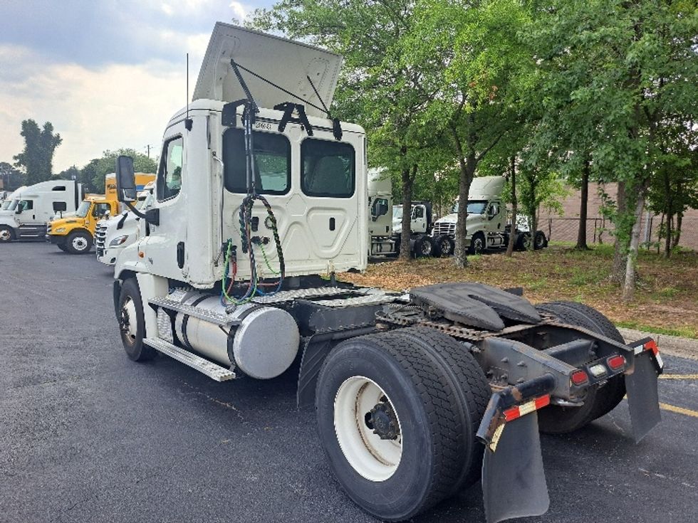 Day Cab Tractor-Heavy Duty Tractors-Freightliner-2019-Cascadia 12542ST-Jonesboro-GA-358,244\n\t\tmiles-$ 37,250 - Image 5