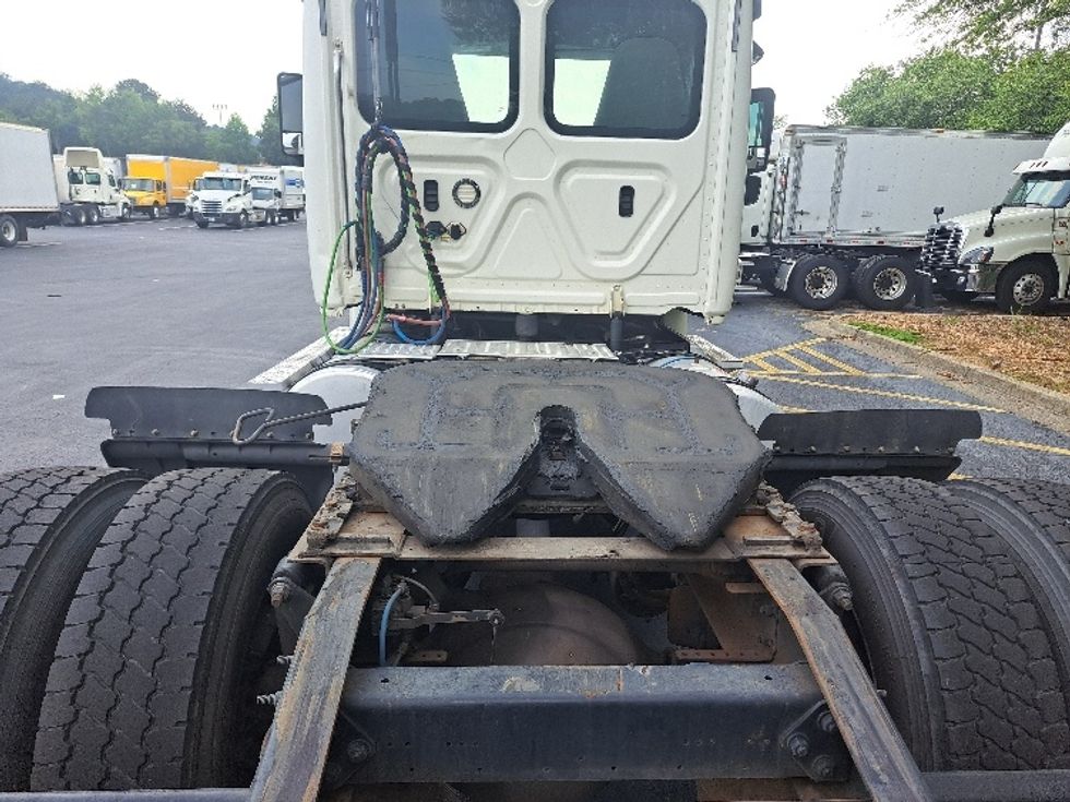 Day Cab Tractor-Heavy Duty Tractors-Freightliner-2019-Cascadia 12542ST-Jonesboro-GA-358,244\n\t\tmiles-$ 37,250 - Image 6